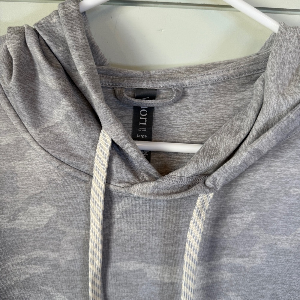 Vuori halo essential hoodie light gray‎ camo women's size large - Picture 4 of 4
